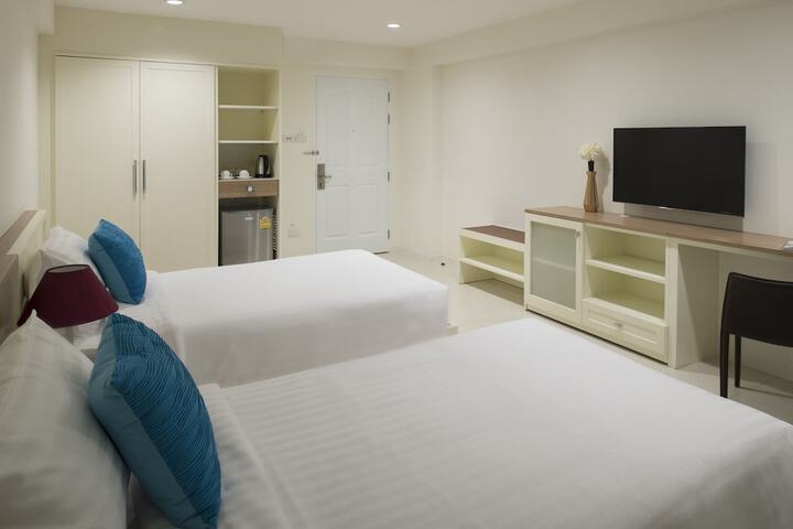 Room 6 of 59