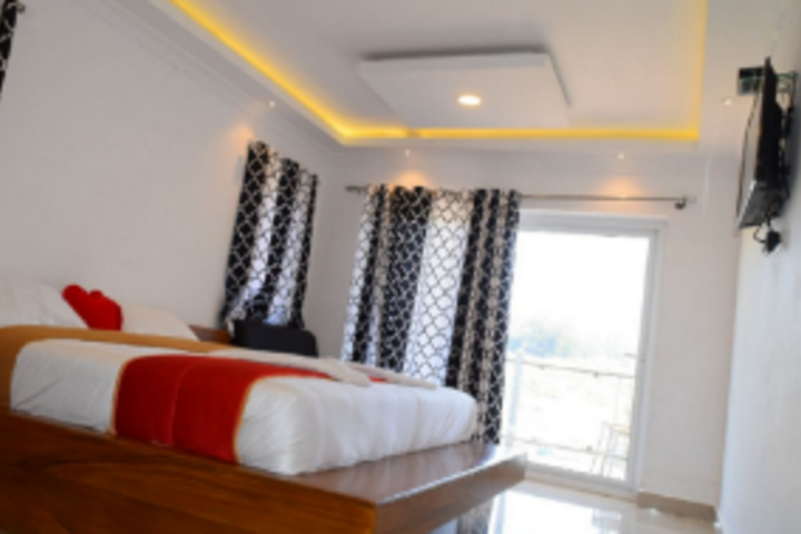 Room 7 of 8