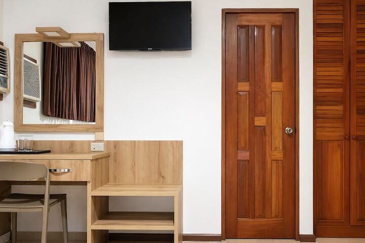 Room 18 of 42