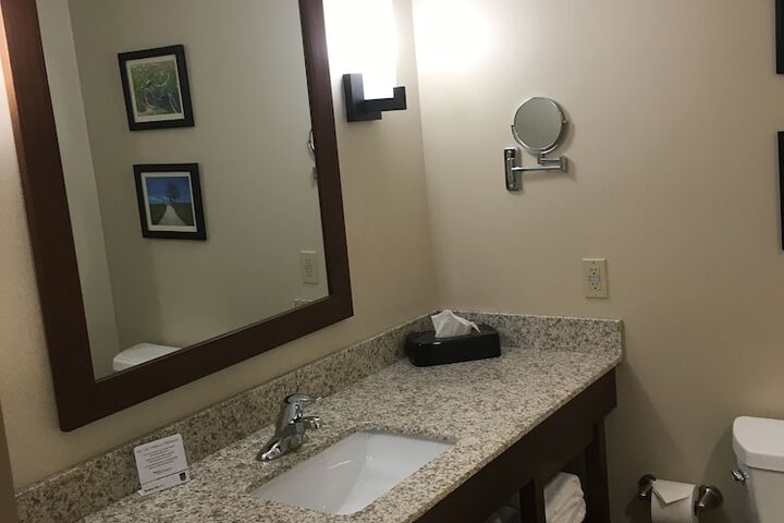 Bathroom sink