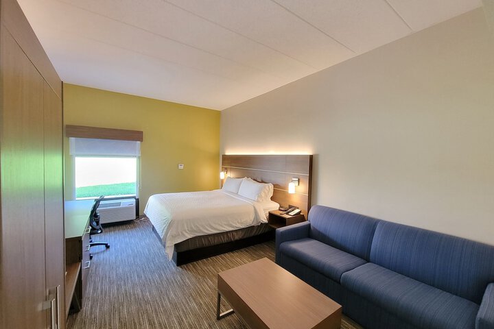 1 King Bed (7 of 11)