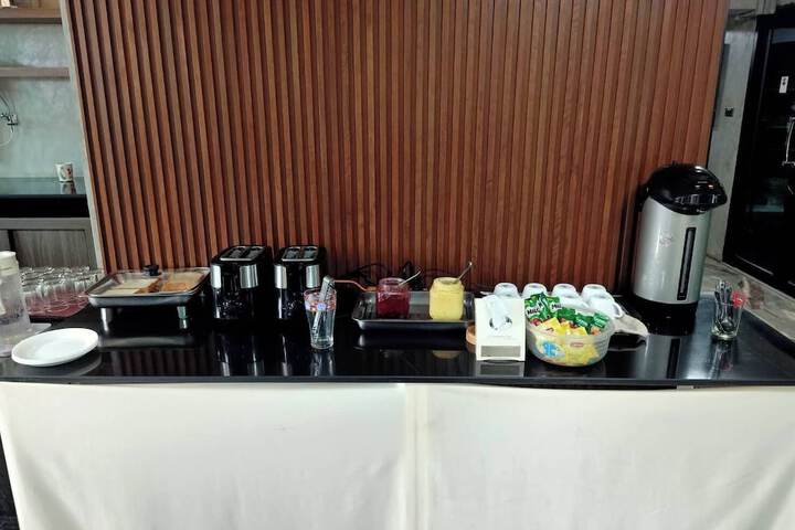 Breakfast/Coffee Service 20 of 24