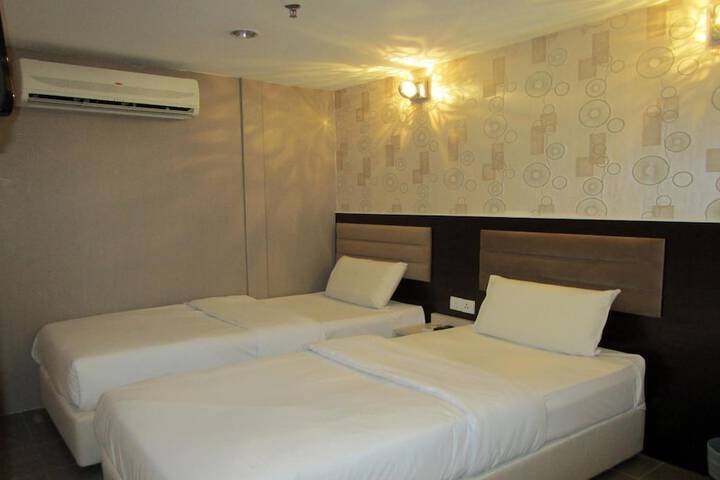 Room 19 of 36