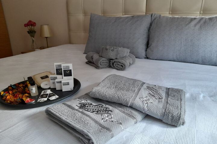 Room 4 of 50