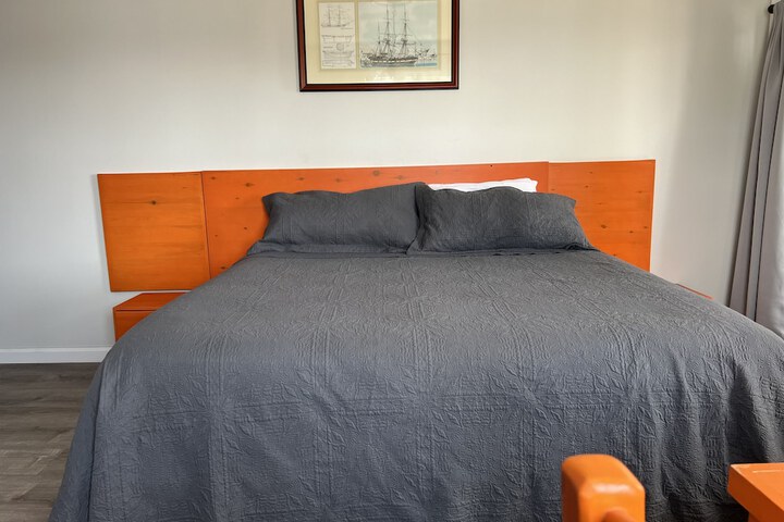 Comfort Room 1 King Bed Kitchen (27 of 70)