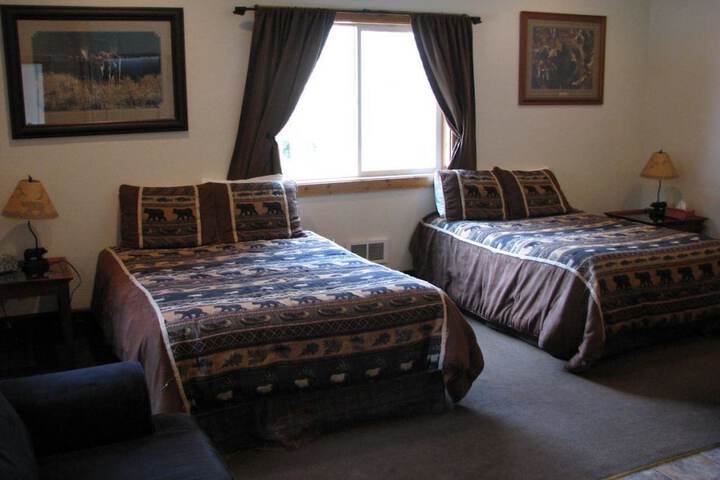 Room 8 of 33