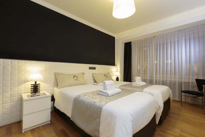 Room 9 of 645