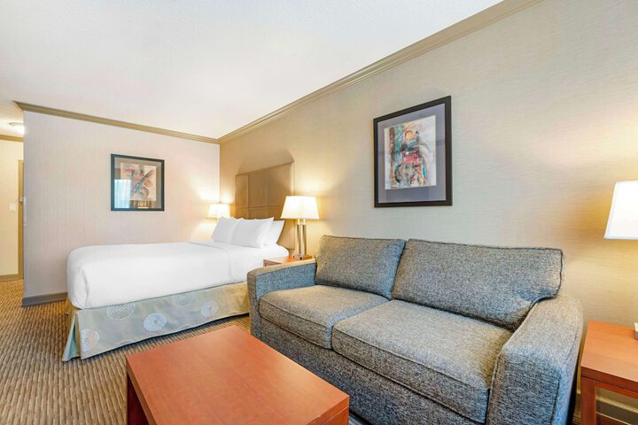 Room 16 of 36