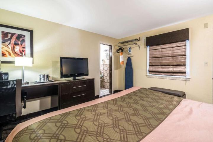 Hotel Suite Photo