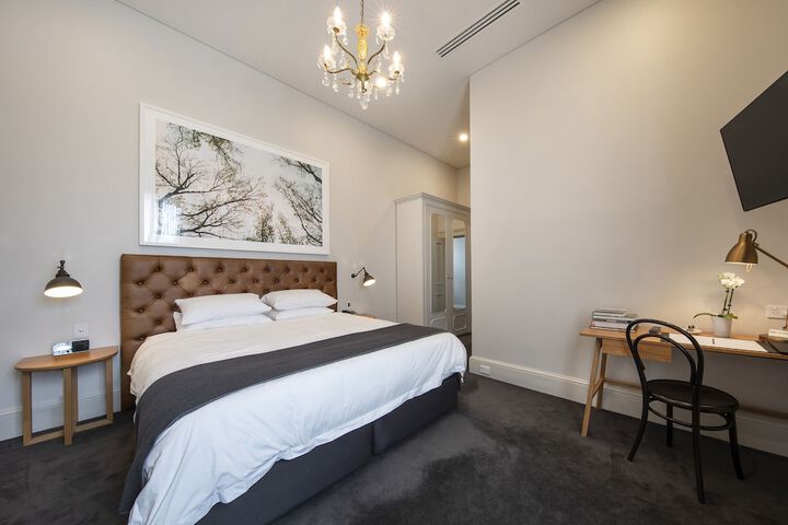 Room 4 of 24
