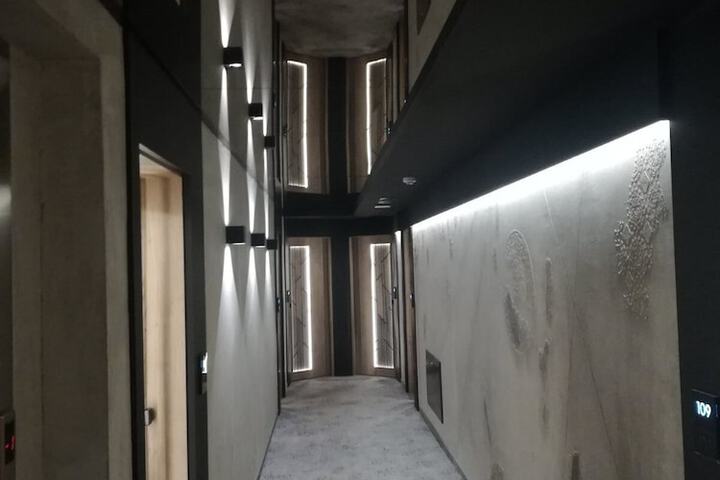 Ballroom/Hall 72 of 78