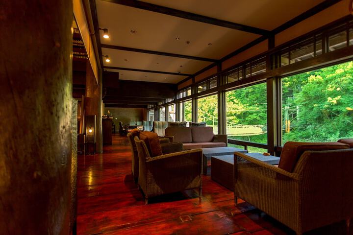 Entrance & Lobby
