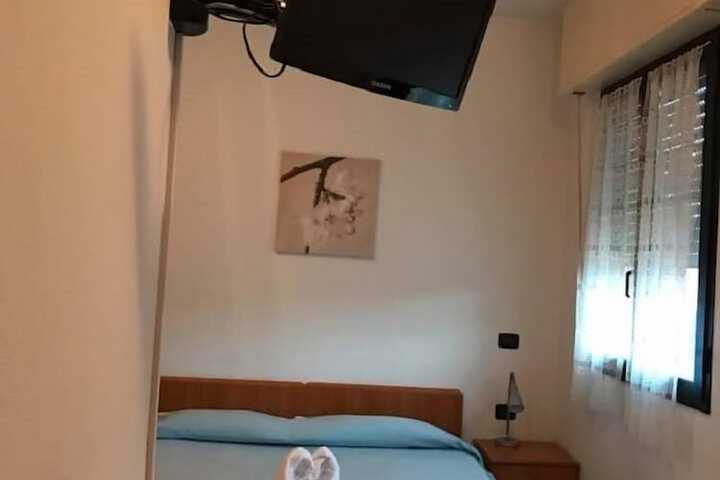 Room 2 of 17