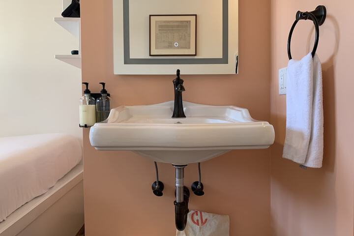 Room 18 of 21
