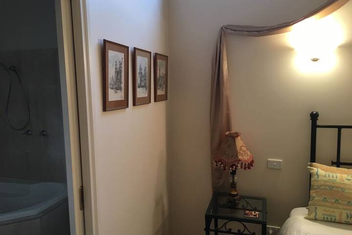 Room 27 of 117