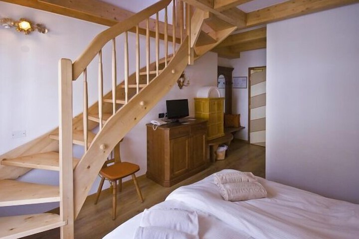 Room 8 of 70
