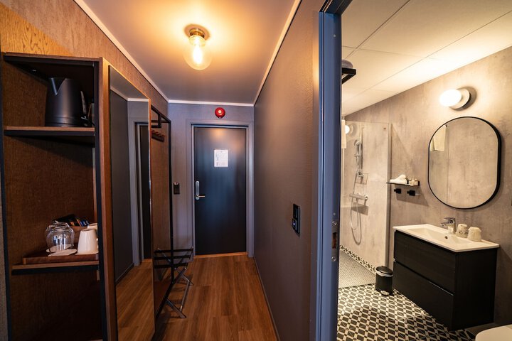 Room 21 of 50