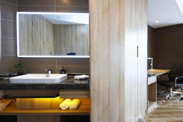 Hayon Light Hotel (Hefei Xinhua University)