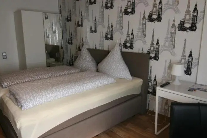 Room 3 of 14