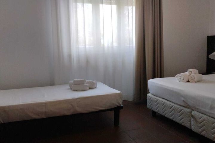Room 5 of 24