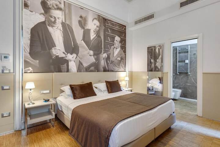 Room 2 of 11