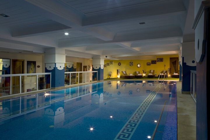 Pool 41 of 71