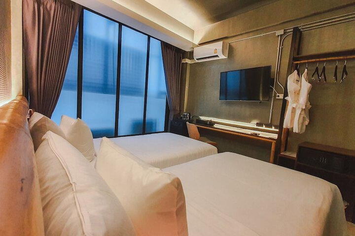 Room 15 of 98
