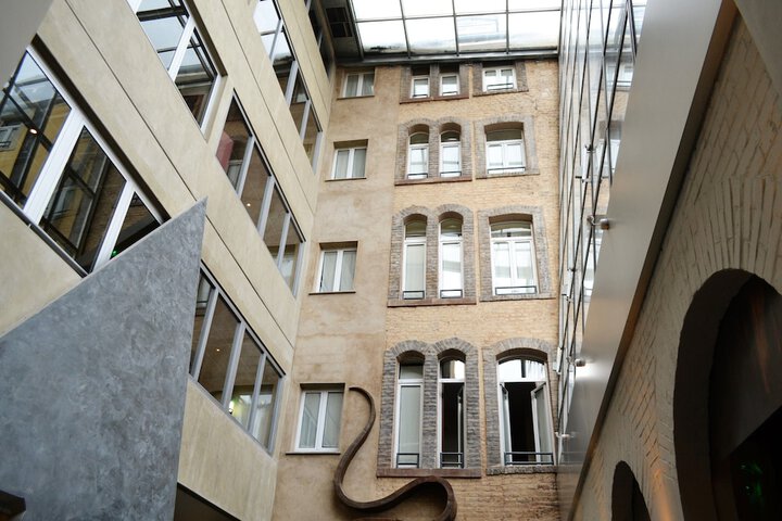 Guest Lobby
