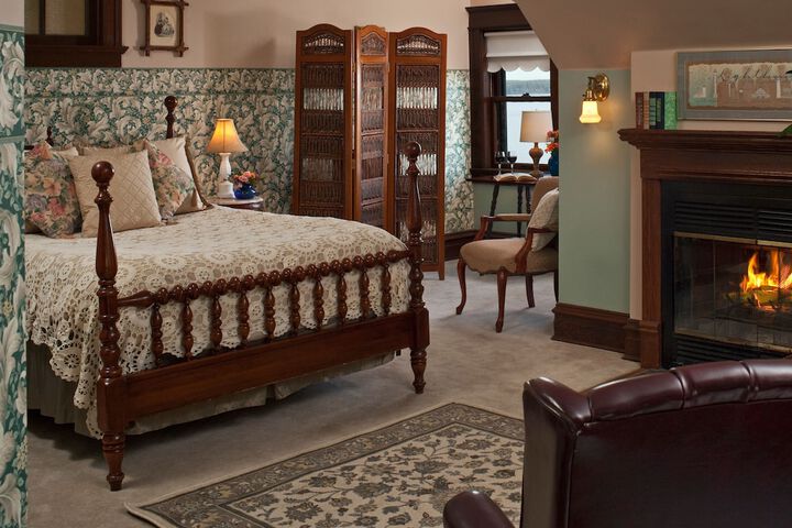 Room 33 of 59
