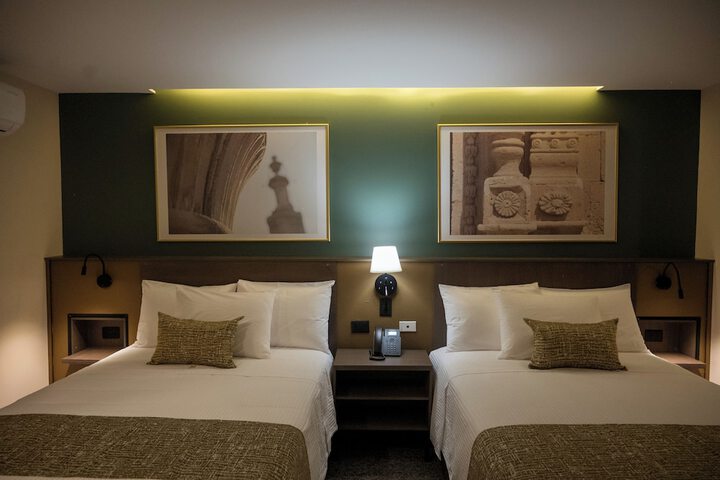Room 10 of 24
