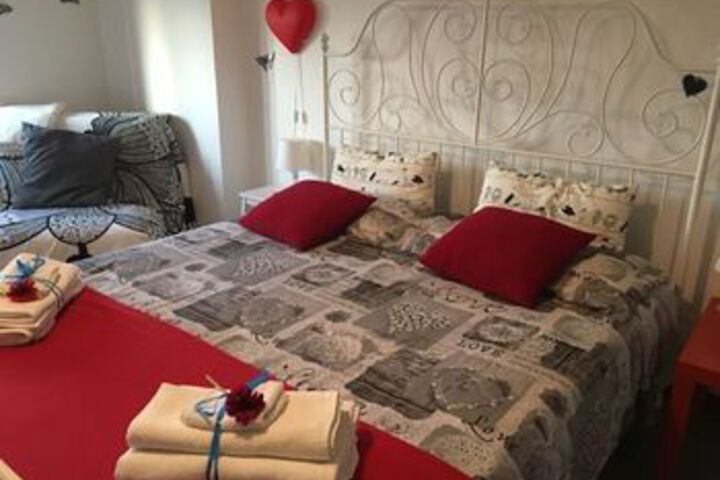 Room 12 of 16