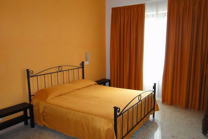 Room 4 of 22