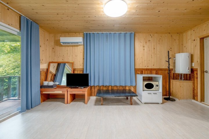 Room 49 of 100