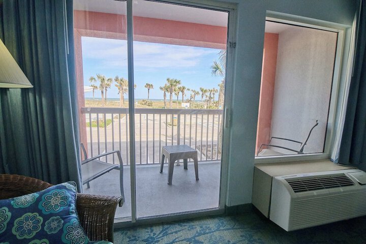 Room 21 of 77