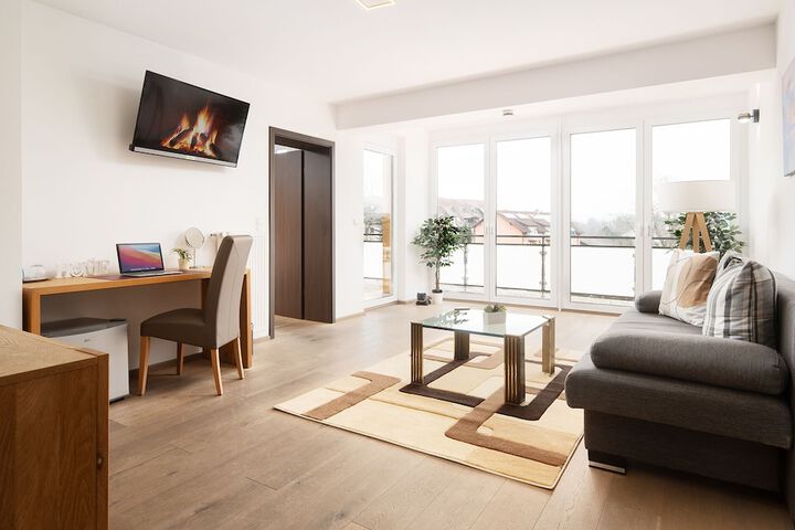 Room 10 of 48