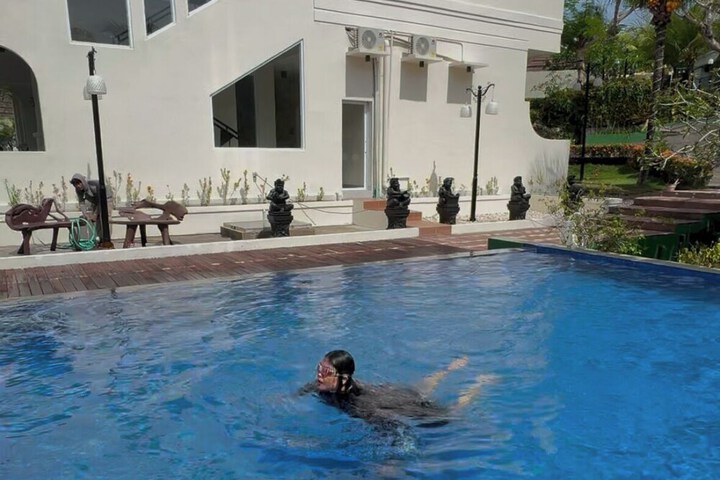 Pool 26 of 44