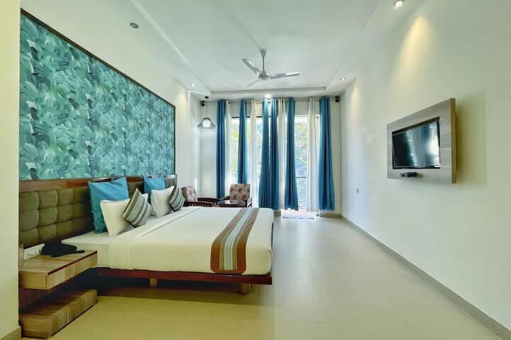 Room 10 of 65