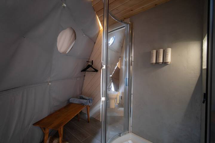 Room 40 of 49