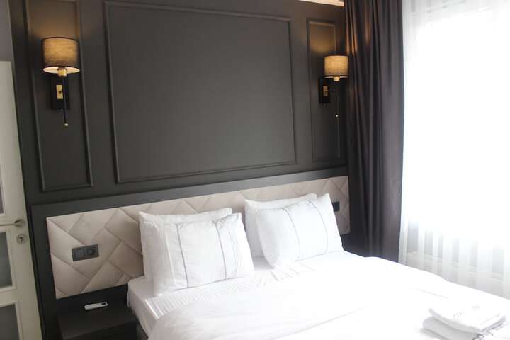 Room 7 of 84