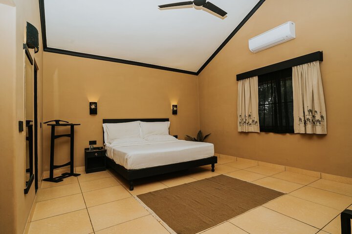 Room 9 of 126