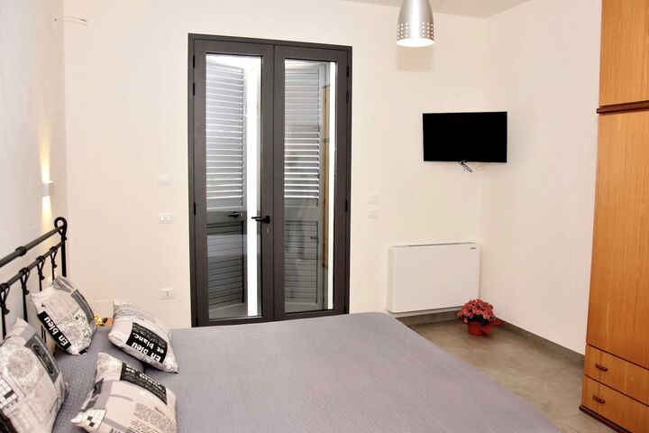 Room 30 of 50