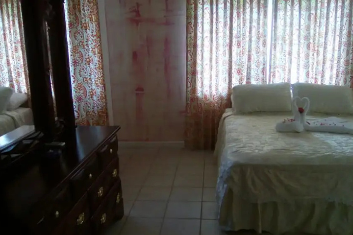 Room 2 of 20