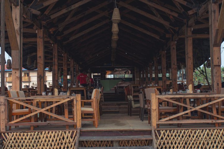Dining 27 of 44
