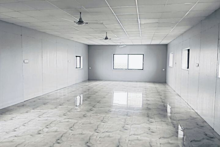 Room 7 of 19