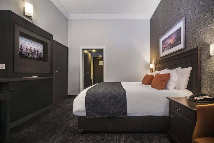 Room 10 of 49