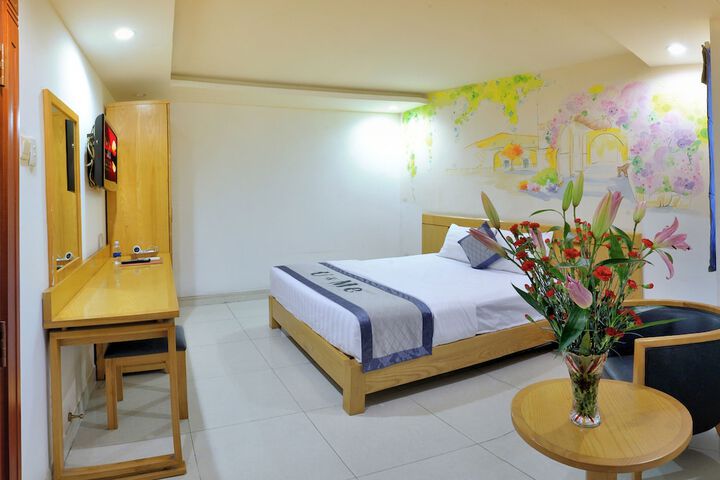 Room 14 of 23