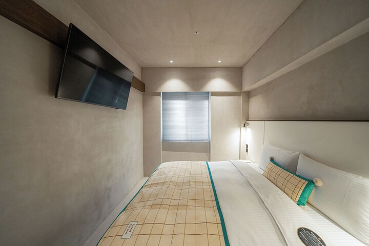 Room 32 of 199