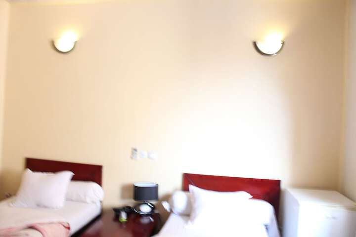 Room 13 of 38