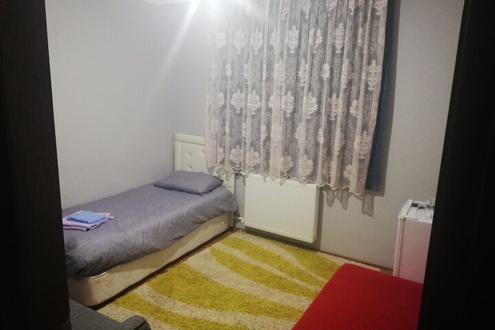 Room 6 of 19