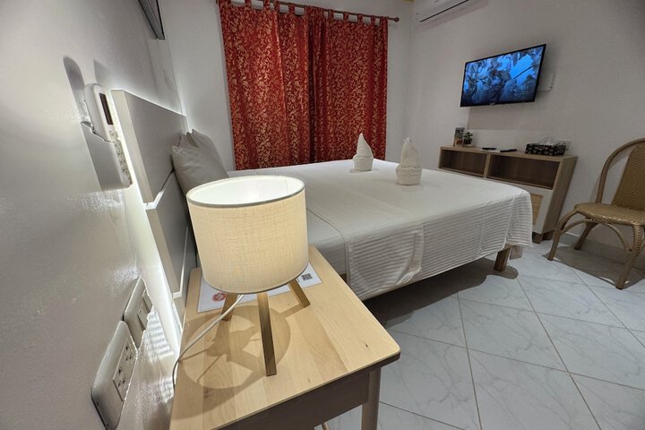 Room 32 of 61